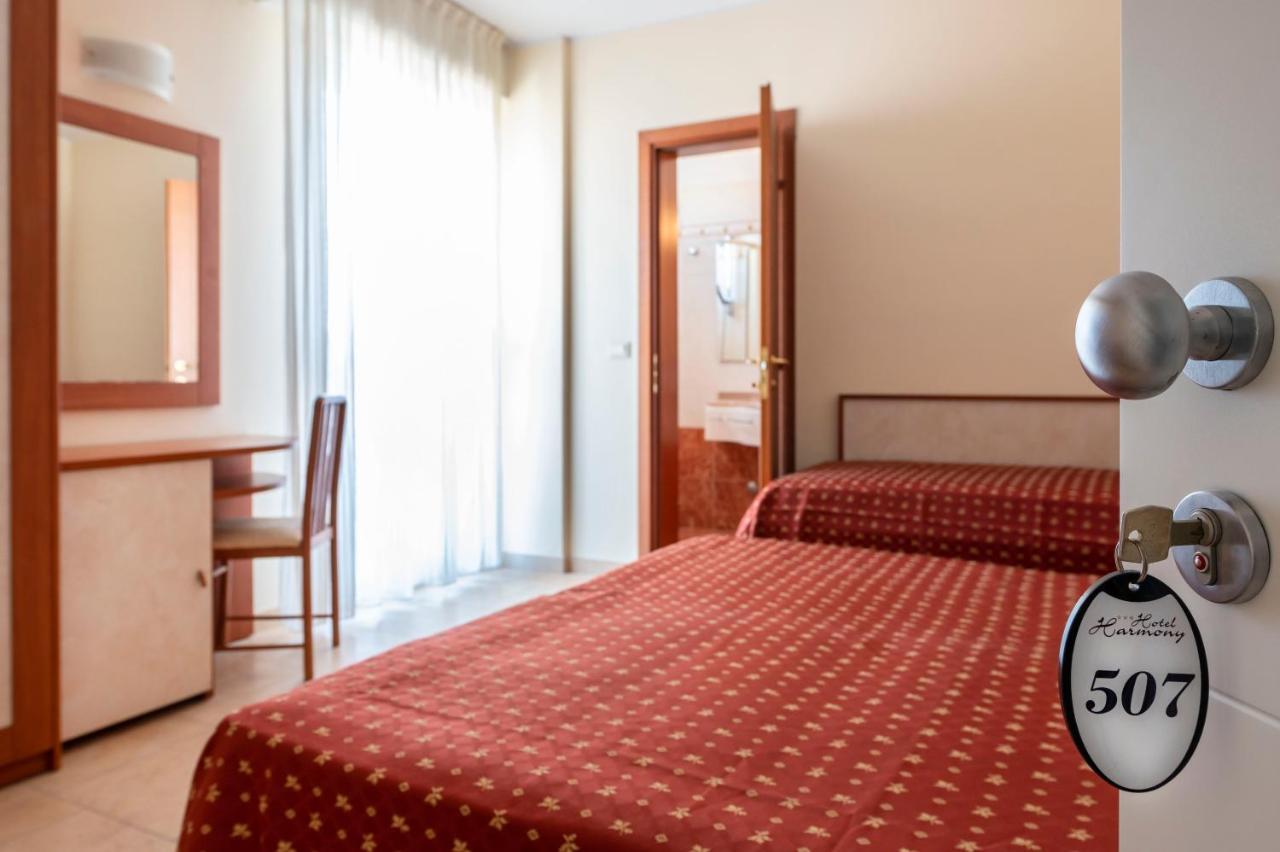 Hotel Harmony Rimini Esterno foto