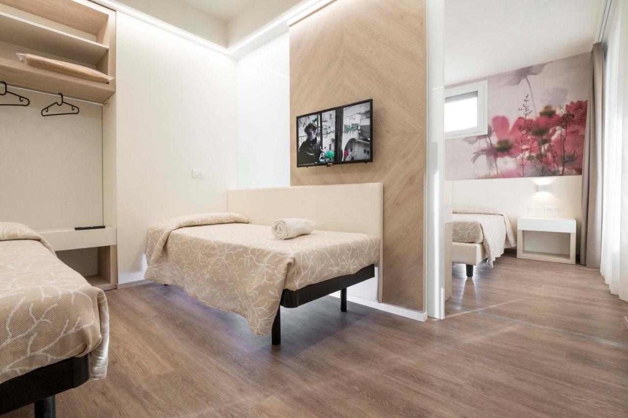 Hotel Harmony Rimini Esterno foto