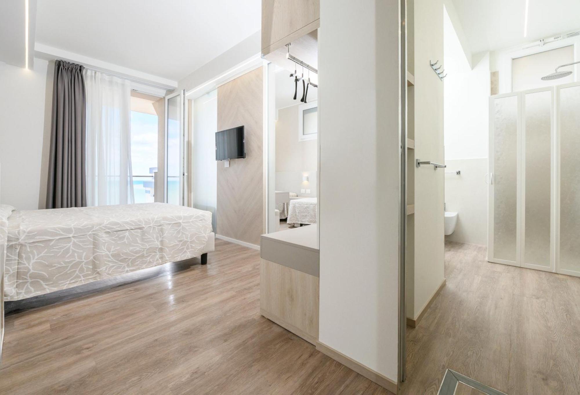 Hotel Harmony Rimini Esterno foto
