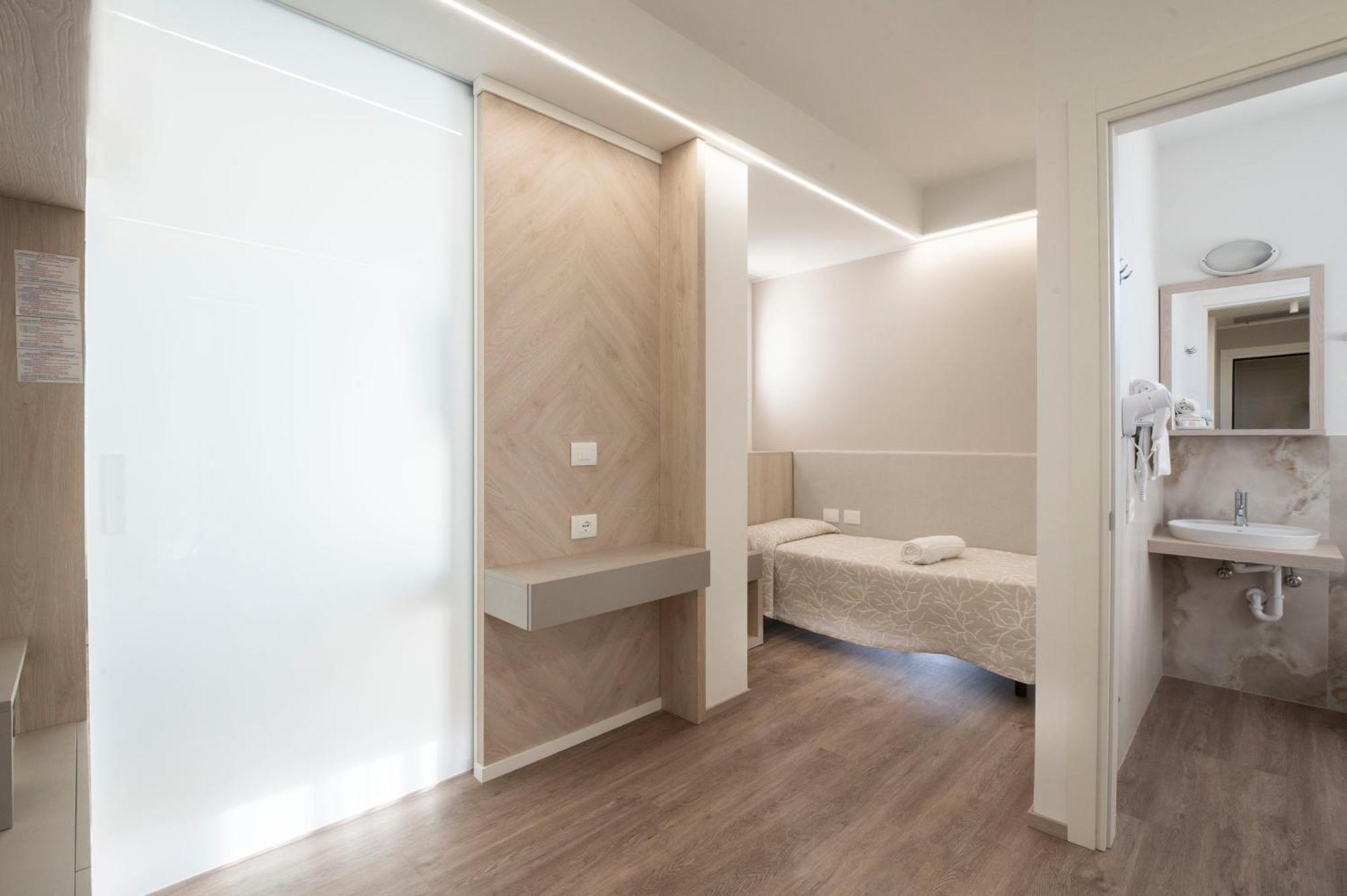 Hotel Harmony Rimini Esterno foto