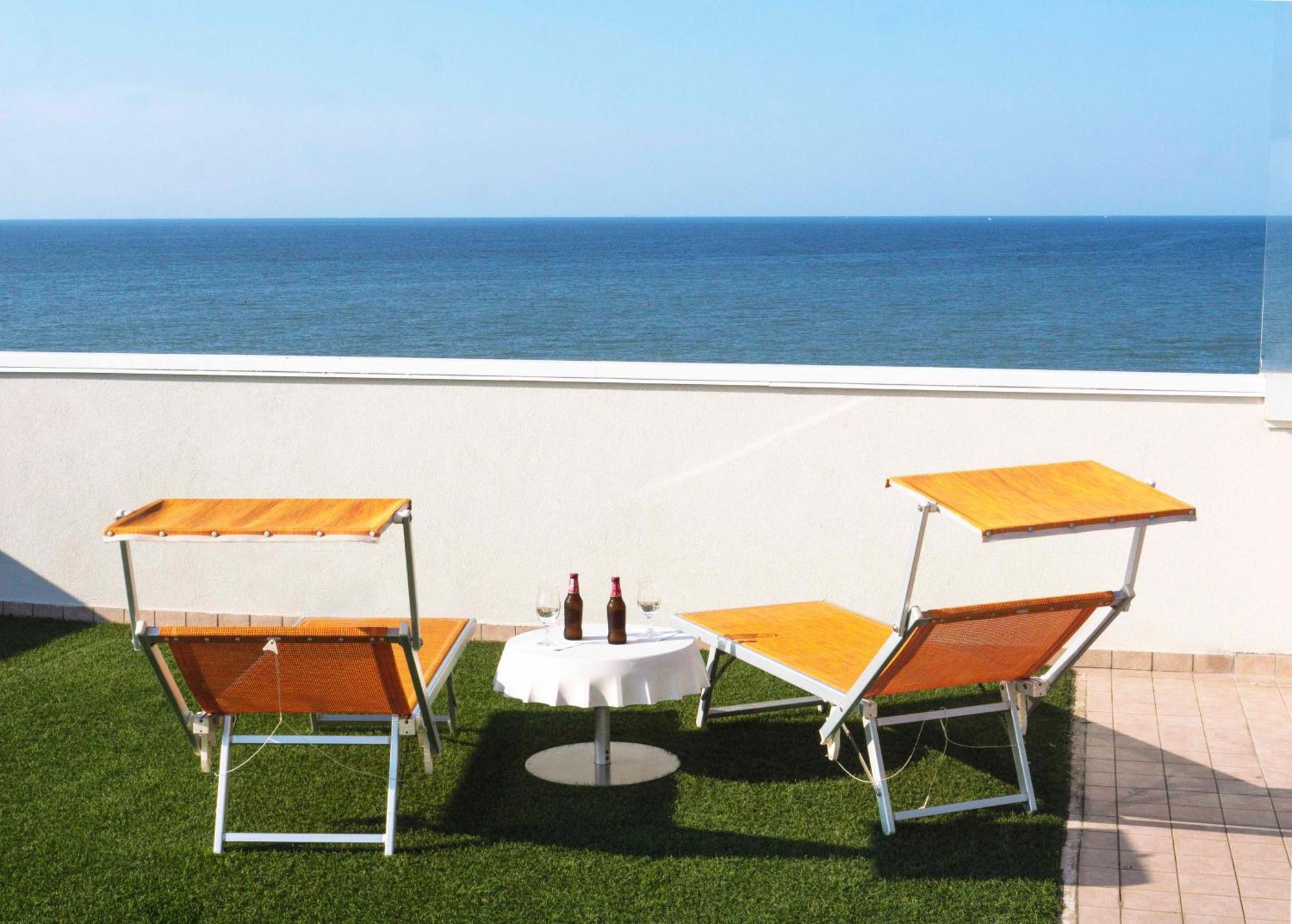 Hotel Harmony Rimini Esterno foto
