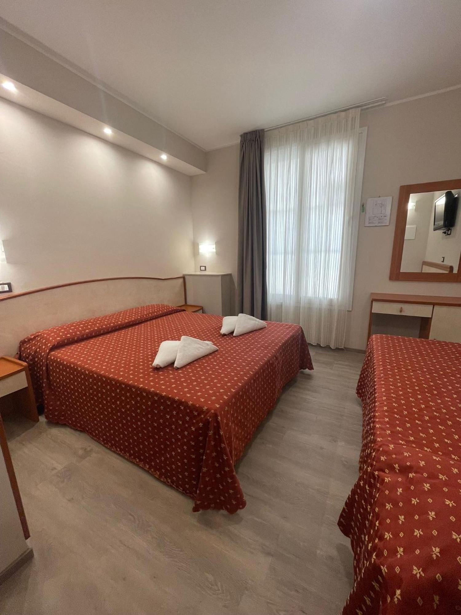 Hotel Harmony Rimini Esterno foto