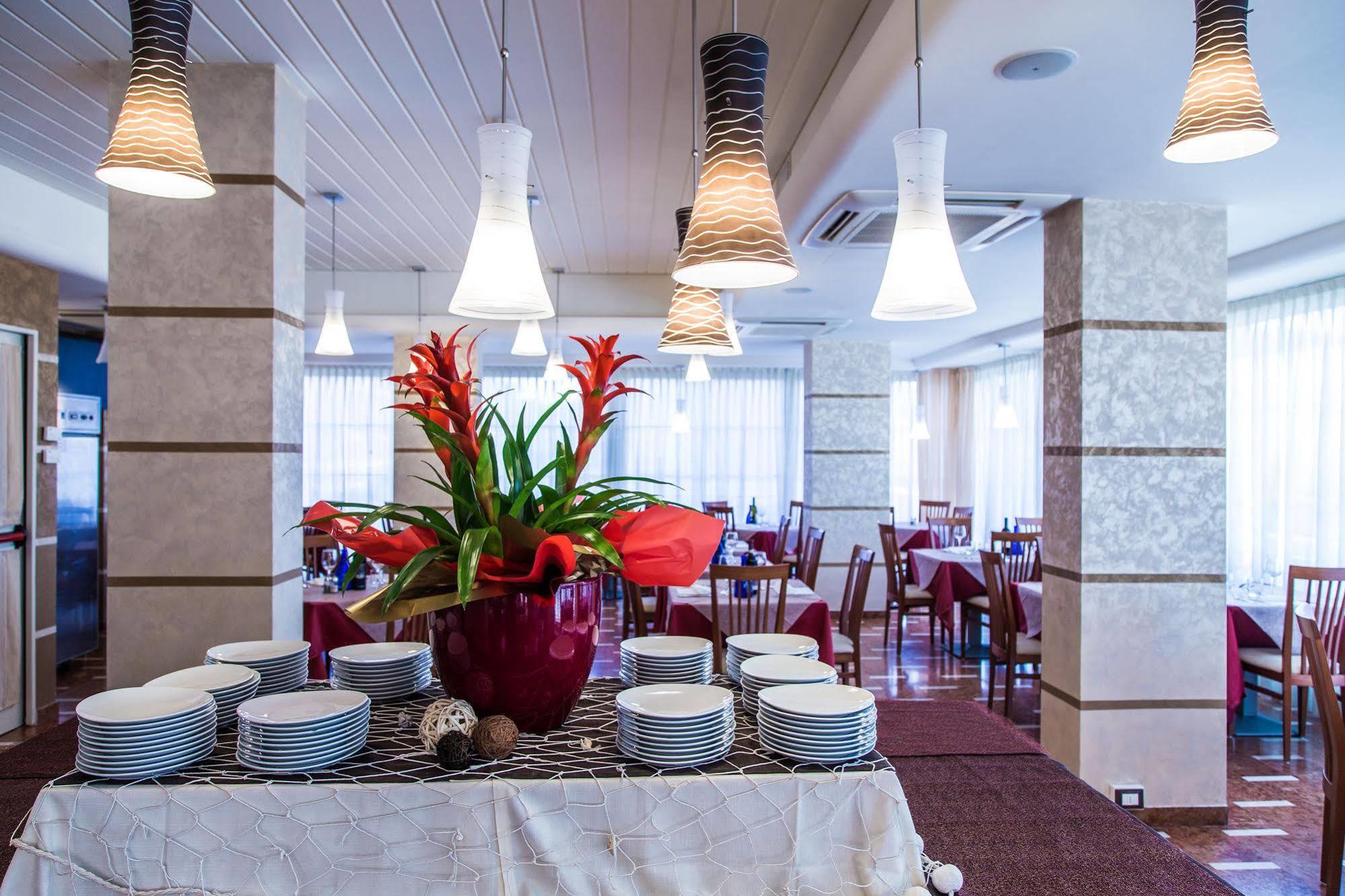 Hotel Harmony Rimini Esterno foto