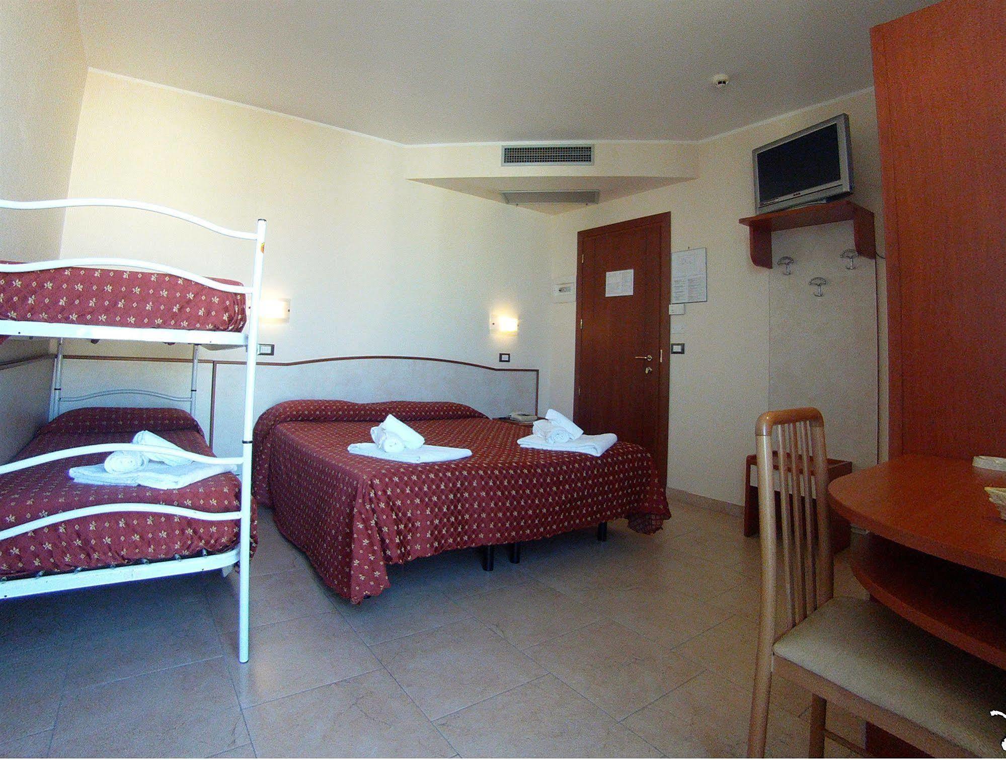 Hotel Harmony Rimini Esterno foto